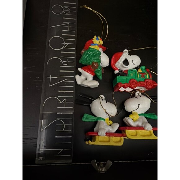Peanuts Christmas Ornaments 5 Featuring Snoopy & Charlie Brown Woodstock PVC - Picture 3 of 8
